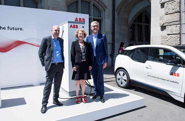Компания ABB подарила жителям Цюриха 30 быстро заряжающихся станций