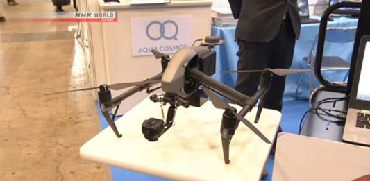 На выставке в Японии показали дрон, который летает и плавает летающий-дрон_1