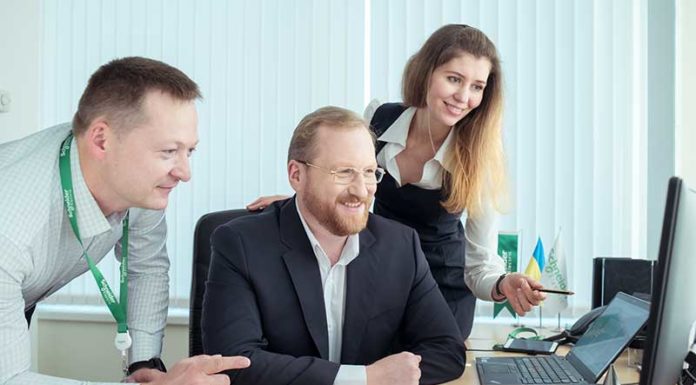 Михаил Бубнов, СЕО «Шнейдер Электрик Украина»: «В стране с довольно изношенной инфраструктурой и в тоже время благоприятным инвестиционным климатом решения Schneider Electric актуальны как никогда!» шнейдер-электрик-украина-михаил-бубнов