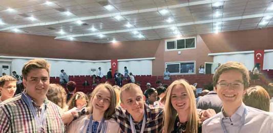 Украинские школьники завоевали 5 наград на международном научном конкурсе малая-академия-наук-конкурс-турция