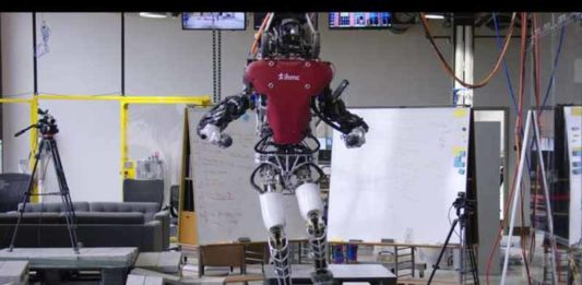 Робота Atlas научили перемещаться по развалинам (видео) робот-Atlas-Boston-Dynamic