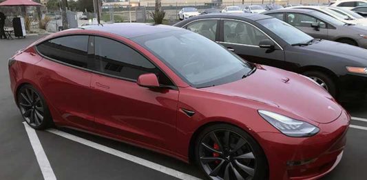 Маск анонсировал Tesla, которые «умеют говорить» (видео) Tesla-Musk-Twitter