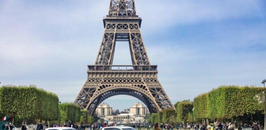 Во Франции покупатели электромобилей получат субсидии Франция-электромобили-субсидии