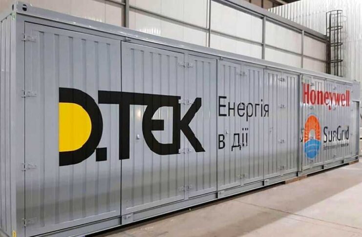В Энергодаре ДТЭК установил систему накопления энергии Электроблюз-ДТЭК-система-накопления-энергии