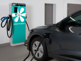 Электроблюз-Eaton-Green-Motion-зарядка-электромобилей