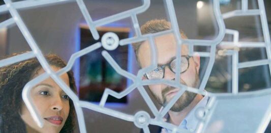 Eaton впроваджує концепцію енергетичного переходу «Будівлі як електромережа» Электроблюз-Eaton-енергетичний-перехід-Будівлі-як-електромережа