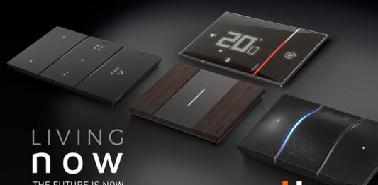 Електроблюз-BTicino-Living-Now-проморолик-1