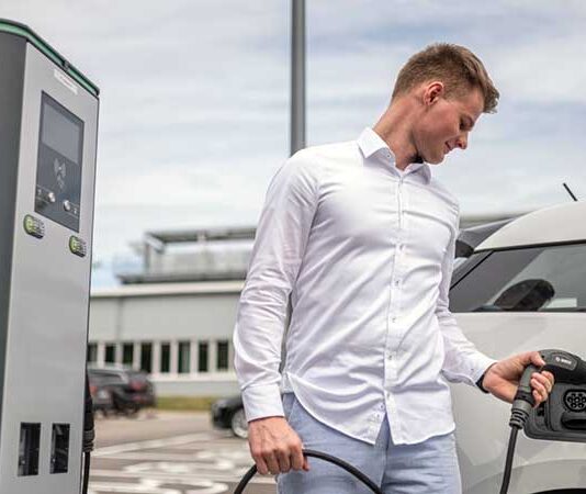 Bosch заработала более миллиарда евро на электромобильности Электроблюз-Bosch-электромобильность