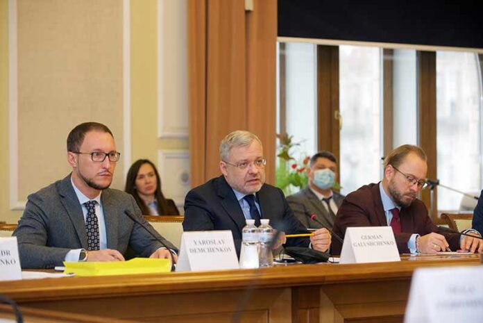 Електроблюз-ЄБРР-підтримуватиме-Україну-у-проектах-з-декарбонізації-та-відновлюваної-енергетики-1