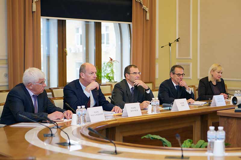 Електроблюз-ЄБРР-підтримуватиме-Україну-у-проектах-з-декарбонізації-та-відновлюваної-енергетики