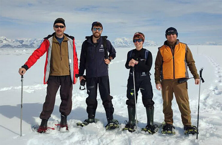 Електроблюз-на-станцію-«Академік-Вернадський»-прибули-французькі-дослідники