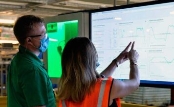 Електроблюз-Schneider-Electric-зосереджена-на-трансформаціях-в-області-сталого-розвитку