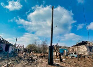 Електроблюз-в-102-населених-пунктах-Донеччині-й-Дніпропетровщини-енергетики-відремонтували-пошкоджені-мережі