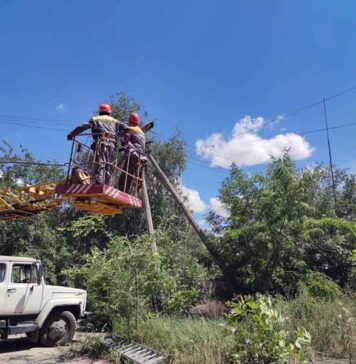 Електроблюз-на-Донеччині-протягом-тижня-відновили-світло-для-88-тис-родин-
