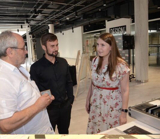 електроблюз-виставка-електротехніка-французький шарм